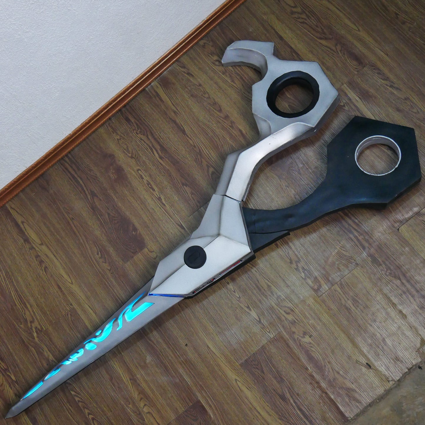 Riyo’s Reaper Scissors Prop Pattern Template – EVA Foam Pattern for Cosplay & DIY Builds Inspired by Gachiakuta
